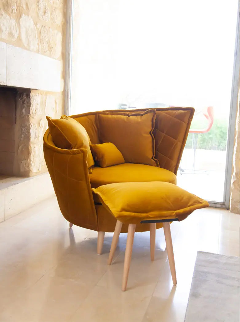 Fama Volta Swivel Armchair