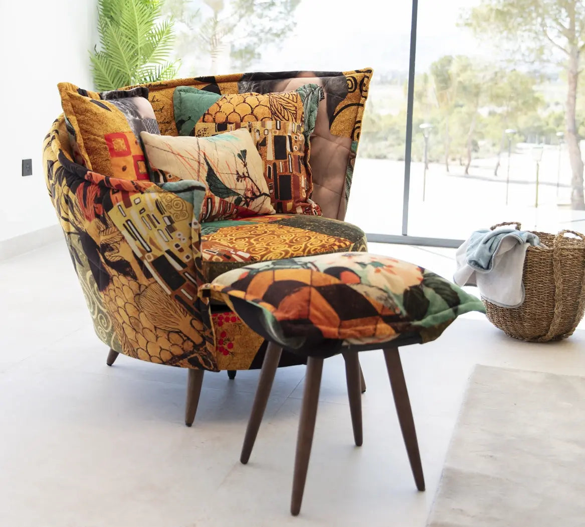 Fama Volta Swivel Armchair