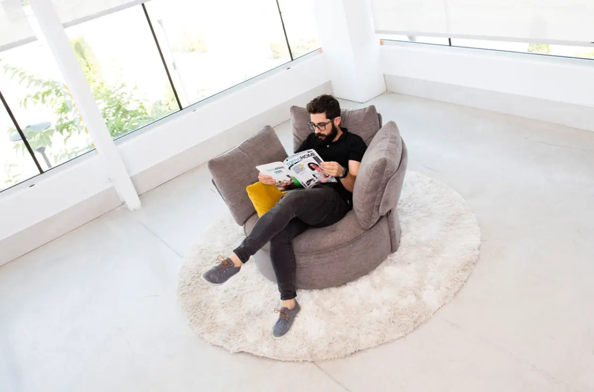 Fama - Zoe Arianne Love Armchair