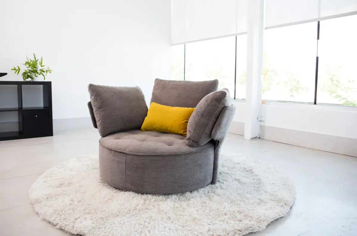 Fama - Zoe Arianne Love Armchair