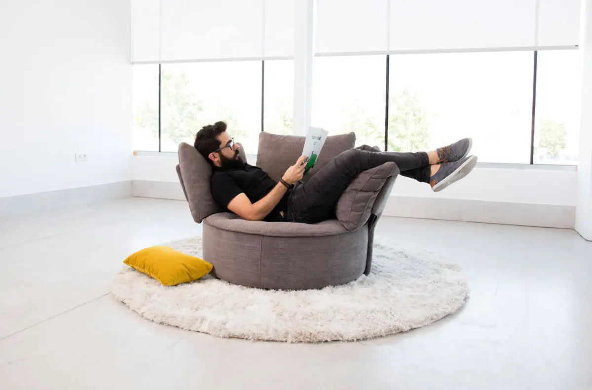 Fama - Zoe Arianne Love Armchair