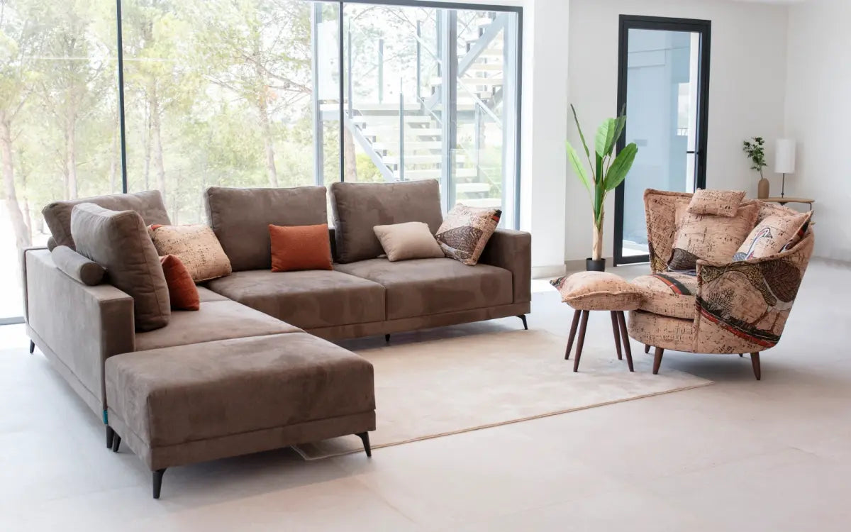 Fama Volta Swivel Armchair