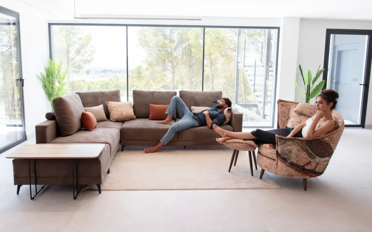 Fama Volta Swivel Armchair
