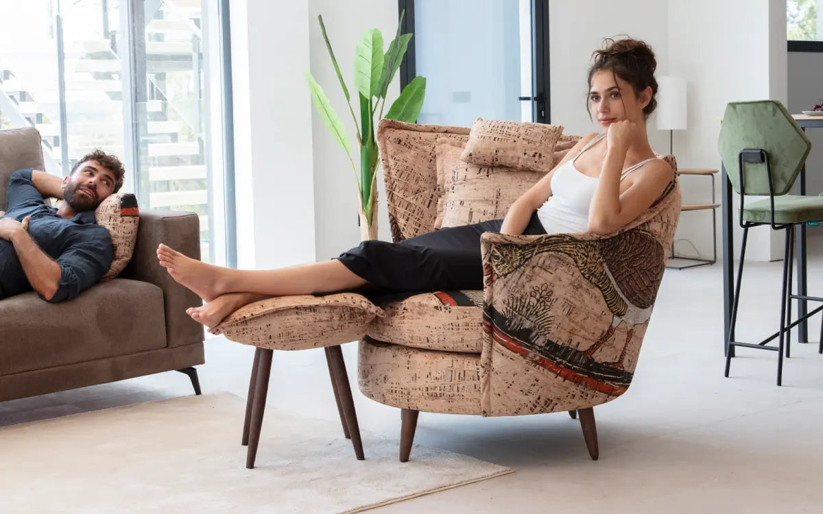 Fama Volta Swivel Armchair