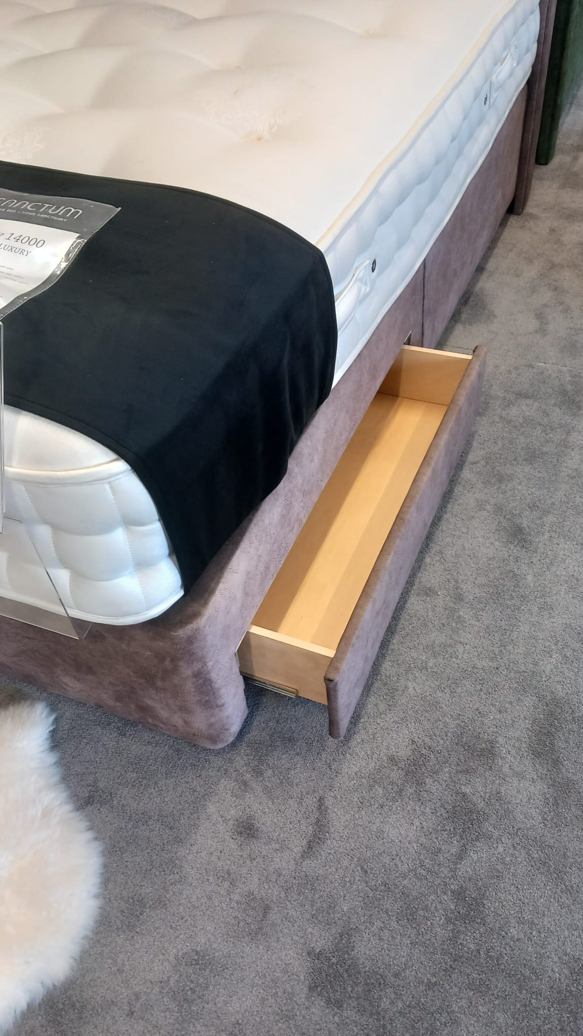 Sanctum Stately 14'000 BED &amp; Headboard - EX DISPLAY