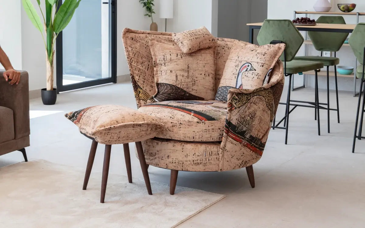 Fama Volta Swivel Armchair
