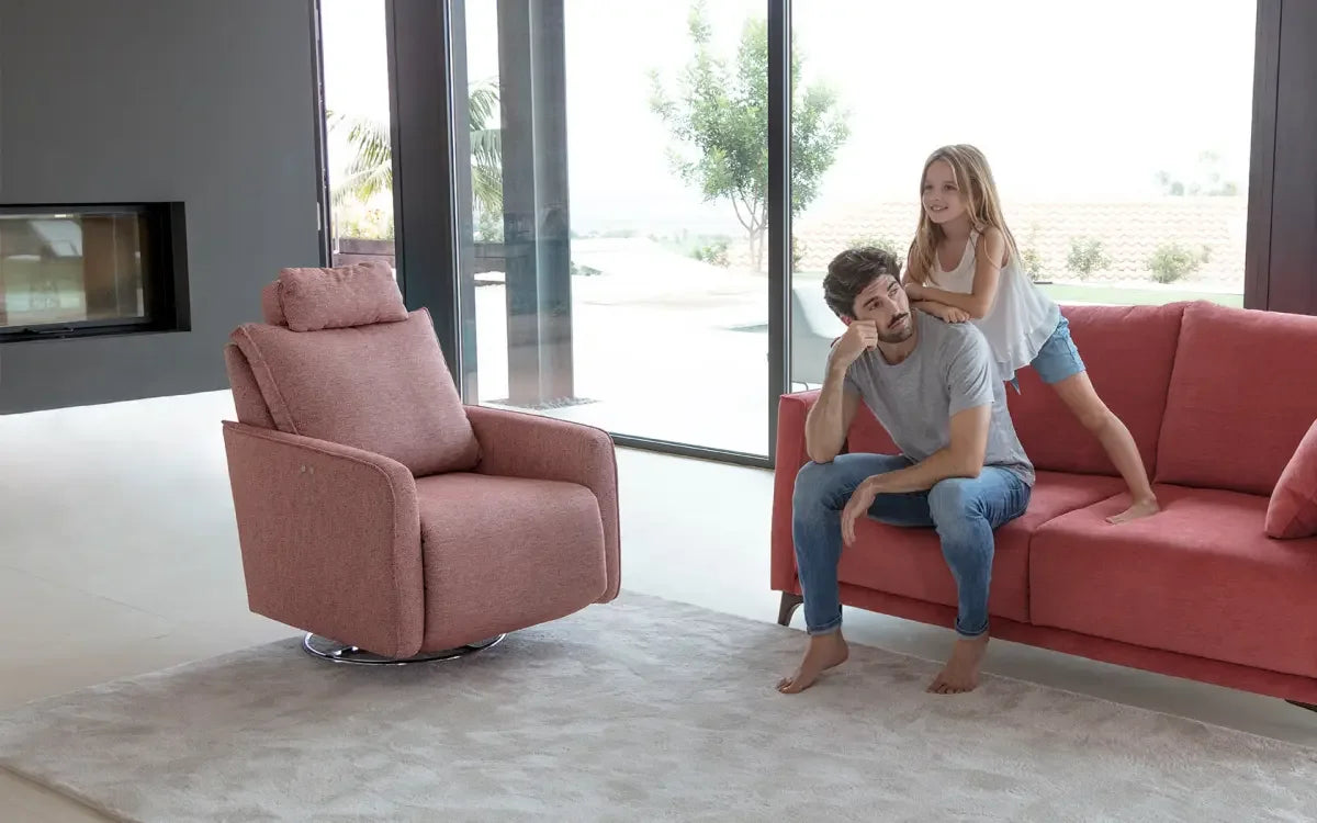 Fama Bonne Armchair