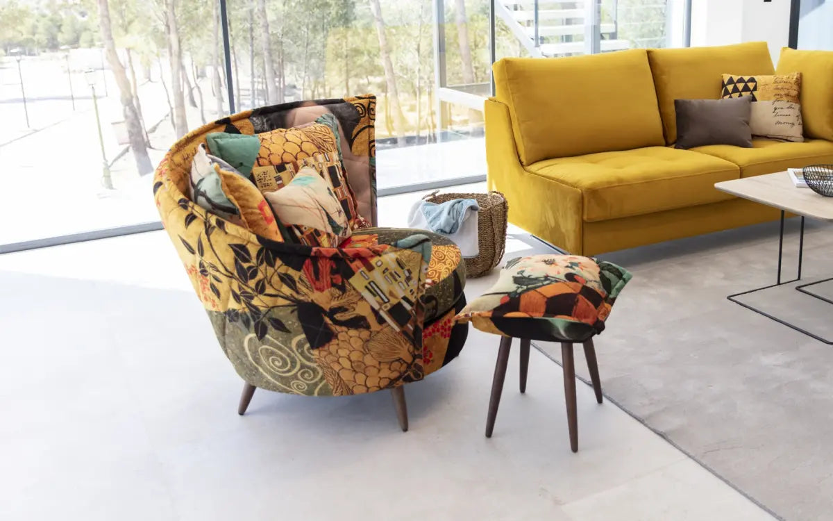 Fama Volta Swivel Armchair